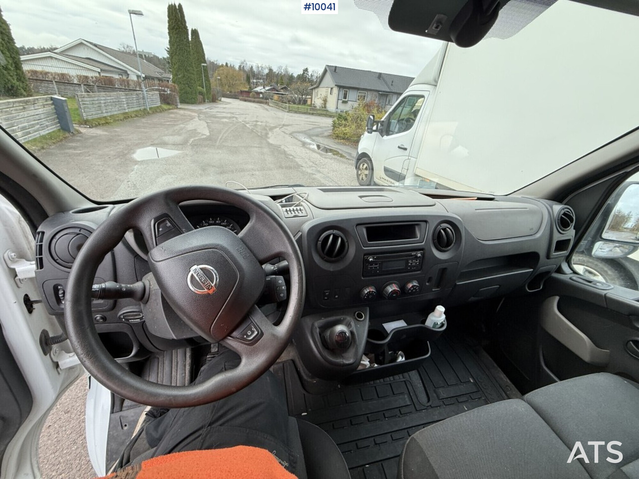 شاحنة مغلقة الصندوق Nissan NV 400 with tail lift: صورة 6