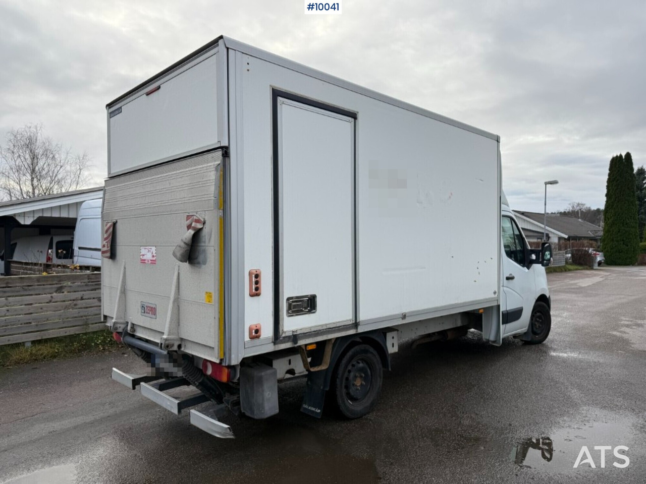 شاحنة مغلقة الصندوق Nissan NV 400 with tail lift: صورة 8