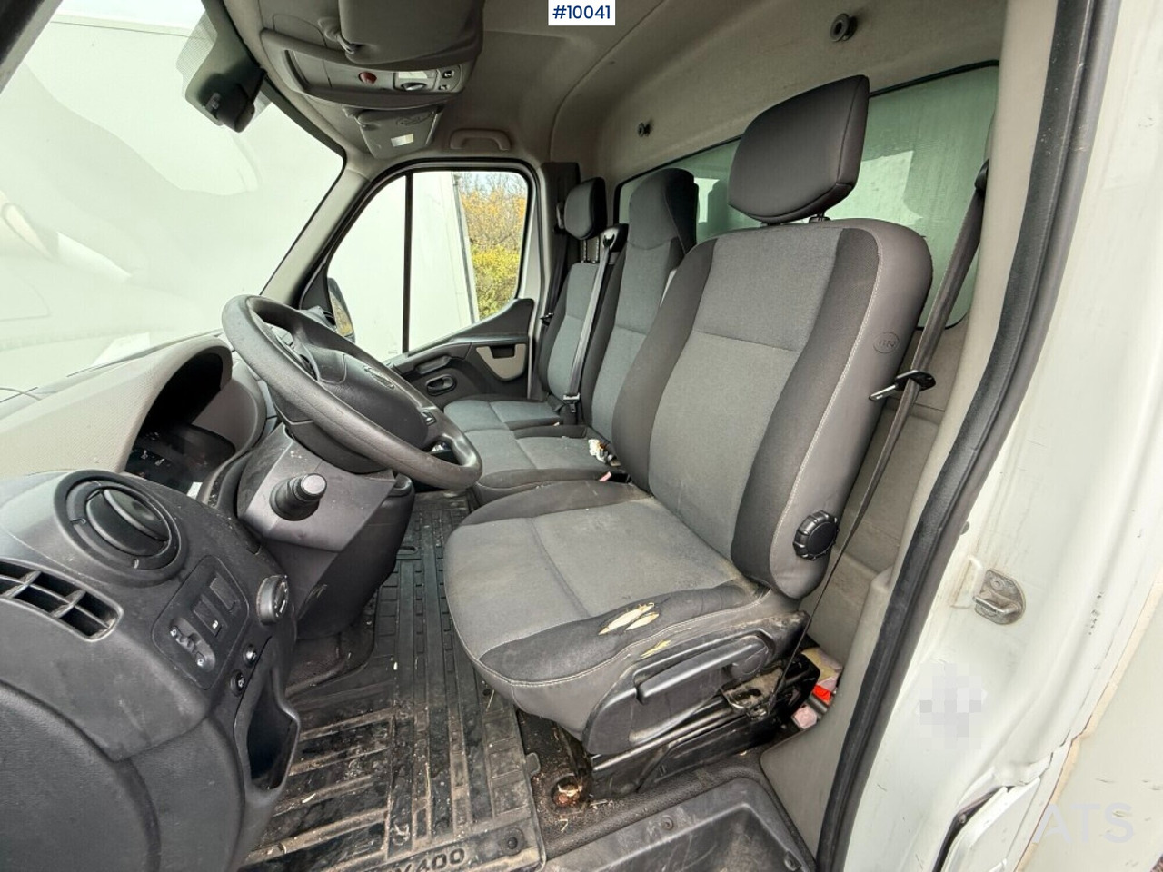 Nissan NV 400 with tail lift - شاحنة مغلقة الصندوق: صورة 5 Nissan NV 400 with tail lift - شاحنة مغلقة الصندوق: صورة 5