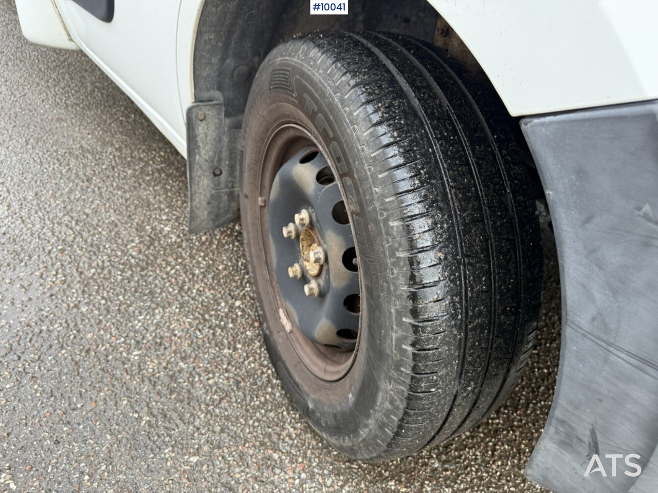 شاحنة مغلقة الصندوق Nissan NV 400 with tail lift: صورة 15