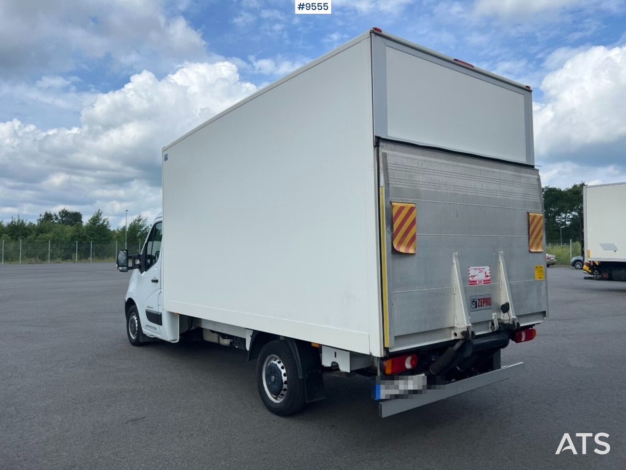 Renault Master with tail lift - شاحنة مغلقة الصندوق: صورة 4 Renault Master with tail lift - شاحنة مغلقة الصندوق: صورة 4