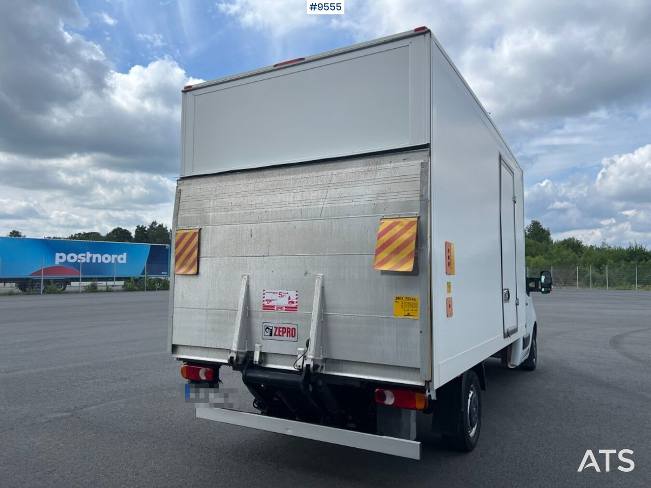 Renault Master with tail lift - شاحنة مغلقة الصندوق: صورة 3 Renault Master with tail lift - شاحنة مغلقة الصندوق: صورة 3