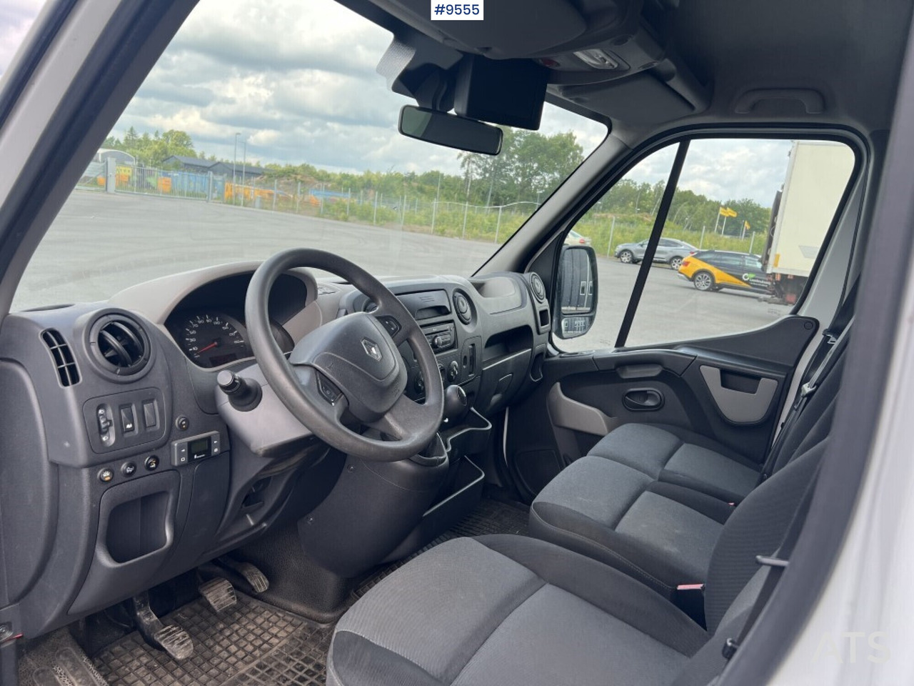 Renault Master with tail lift - شاحنة مغلقة الصندوق: صورة 5 Renault Master with tail lift - شاحنة مغلقة الصندوق: صورة 5