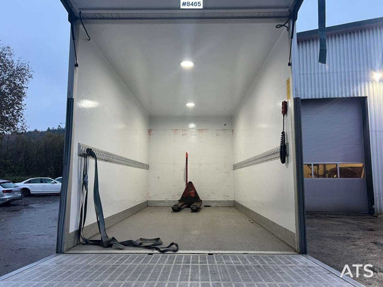 Renault master with tail lift - شاحنة مغلقة الصندوق: صورة 5 Renault master with tail lift - شاحنة مغلقة الصندوق: صورة 5