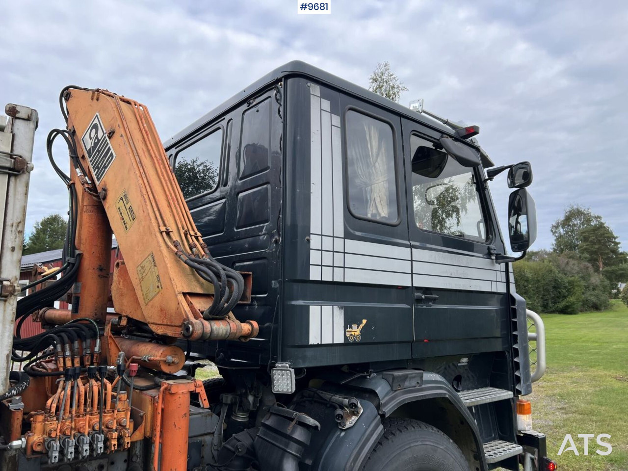 Scania R93 HL 6X2 with Hiab crane and plow mount - شاحنات مسطحة, شاحنة كرين: صورة 4 Scania R93 HL 6X2 with Hiab crane and plow mount - شاحنات مسطحة, شاحنة كرين: صورة 4