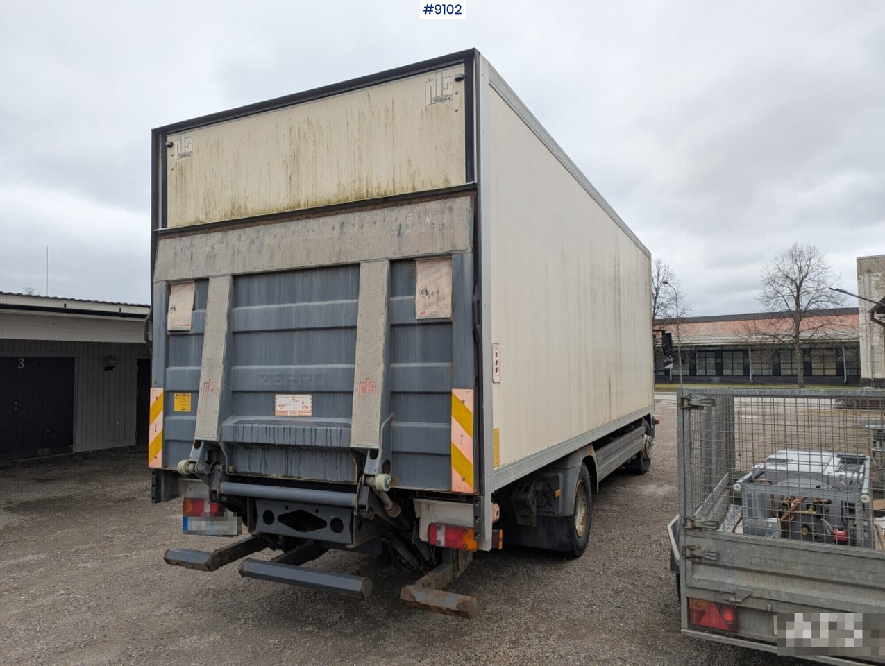 Skåpbil distribution Mercedes Benz 1224 L 4X2 - شاحنة مقفلة: صورة 2 Skåpbil distribution Mercedes Benz 1224 L 4X2 - شاحنة مقفلة: صورة 2
