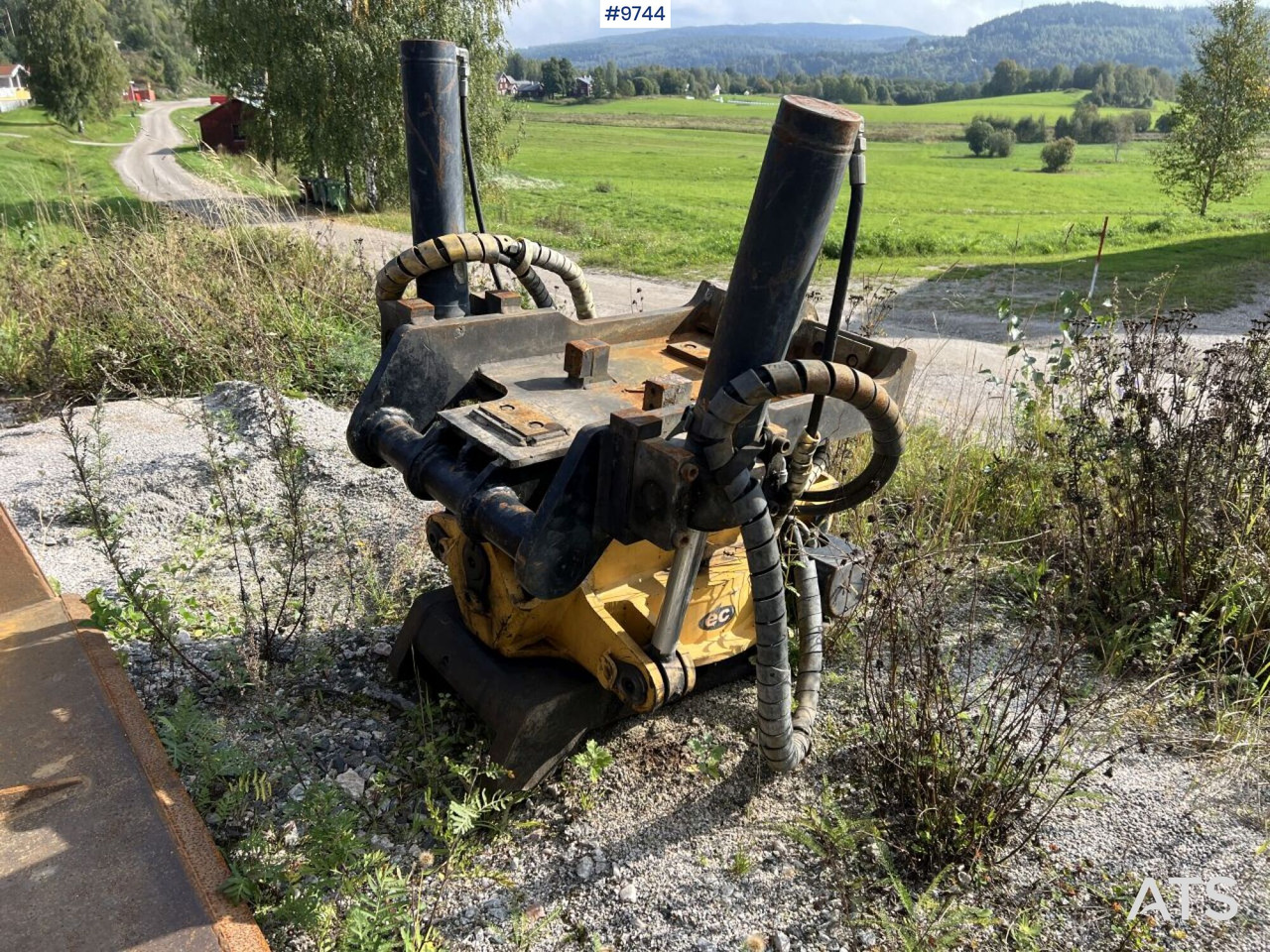 Tiltrotator ENGCON EC30279 med B27 fäste - مُلحق الحفار الدوار: صورة 1 Tiltrotator ENGCON EC30279 med B27 fäste - مُلحق الحفار الدوار: صورة 1