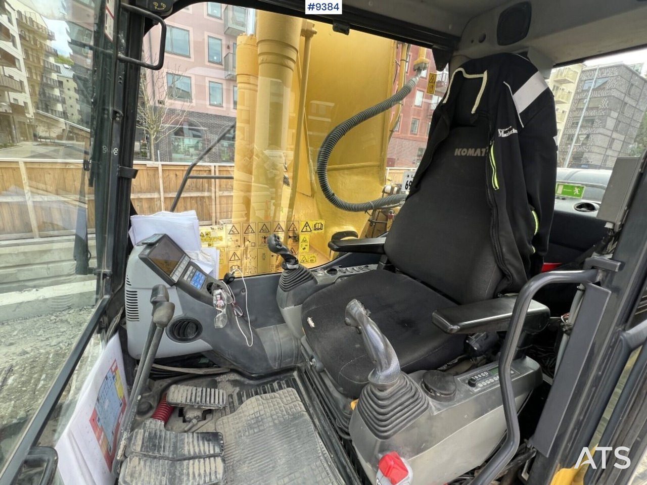 Tracked excavator Komatsu PC210LC (VIDEO) - حفار زحاف: صورة 5 Tracked excavator Komatsu PC210LC (VIDEO) - حفار زحاف: صورة 5