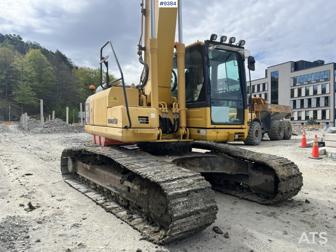 Tracked excavator Komatsu PC210LC (VIDEO) - حفار زحاف: صورة 2 Tracked excavator Komatsu PC210LC (VIDEO) - حفار زحاف: صورة 2