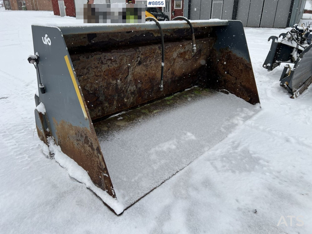 UFO Sand spreader bucket 3.5 cubic meters - معدات البناء: صورة 1 UFO Sand spreader bucket 3.5 cubic meters - معدات البناء: صورة 1
