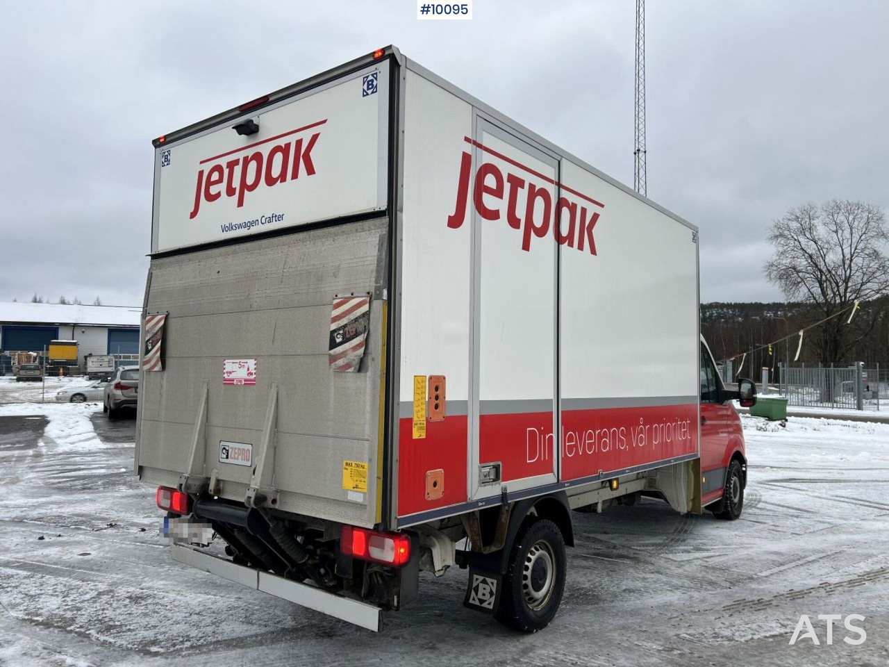 VOLKSWAGEN CRAFTER with tailgate lift - شاحنة مغلقة الصندوق: صورة 4 VOLKSWAGEN CRAFTER with tailgate lift - شاحنة مغلقة الصندوق: صورة 4