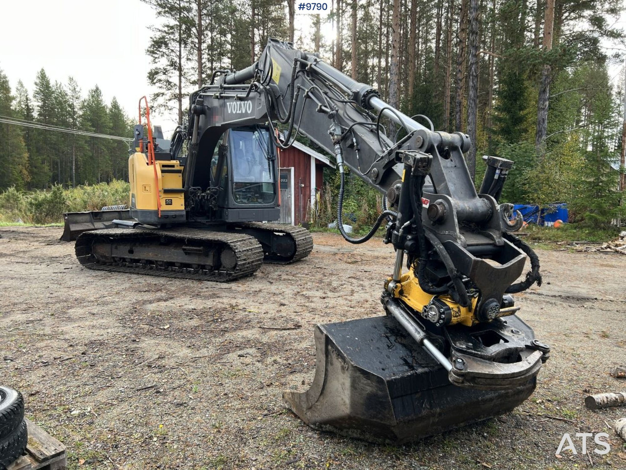VOLVO ECR145 EL Excavator with attachments - حفار زحاف: صورة 3 VOLVO ECR145 EL Excavator with attachments - حفار زحاف: صورة 3