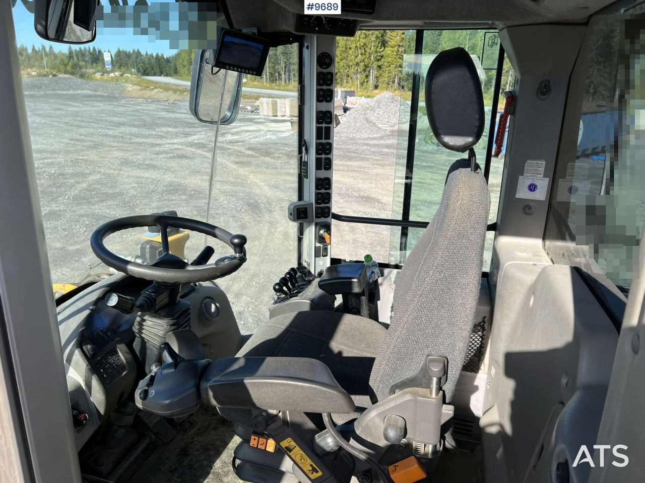 VOLVO L60G Wheel loader with multi-bucket - اللودر بعجل: صورة 5 VOLVO L60G Wheel loader with multi-bucket - اللودر بعجل: صورة 5