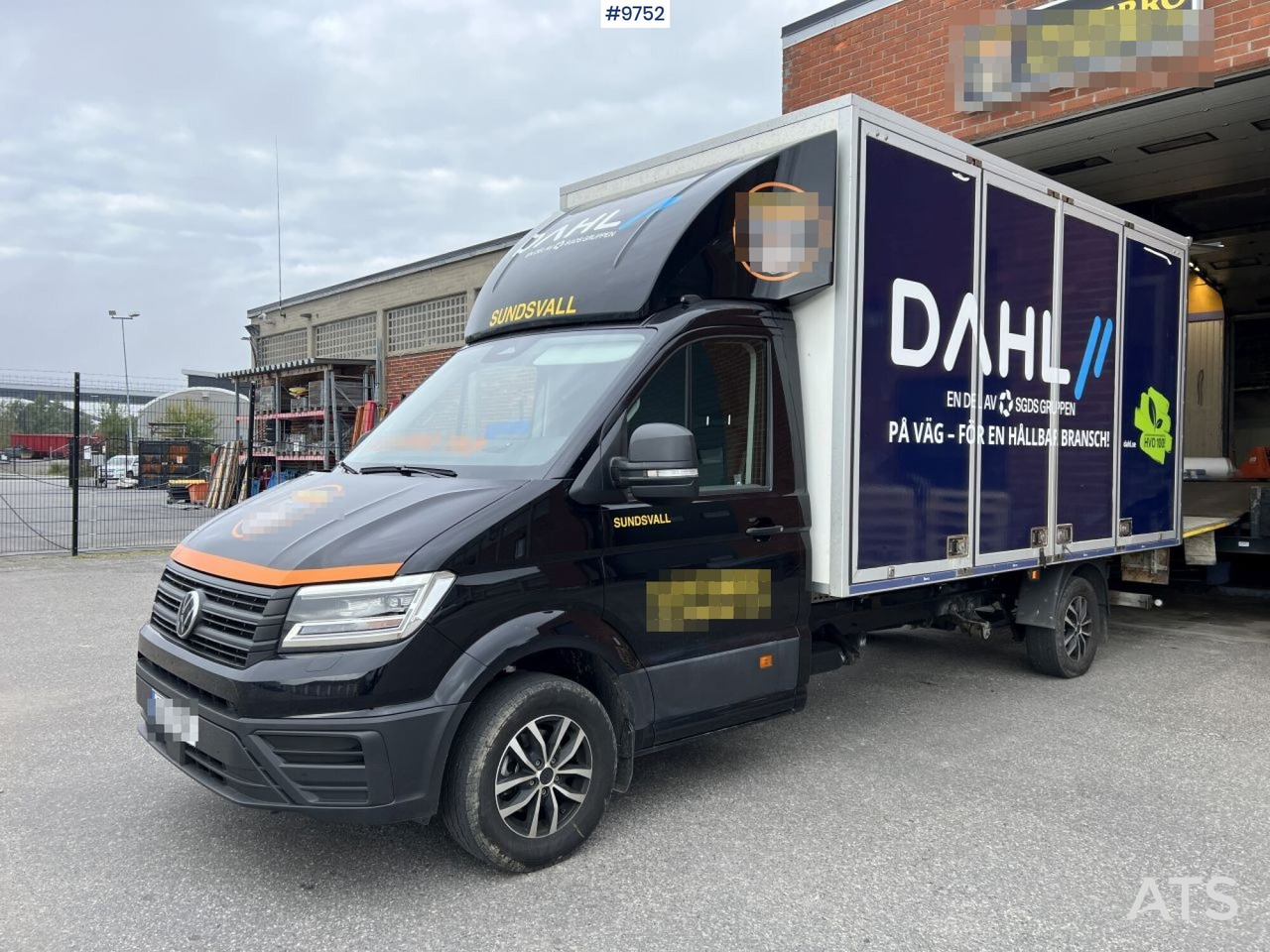 Volkswagen Crafter with tail lift - شاحنة مغلقة الصندوق: صورة 1 Volkswagen Crafter with tail lift - شاحنة مغلقة الصندوق: صورة 1
