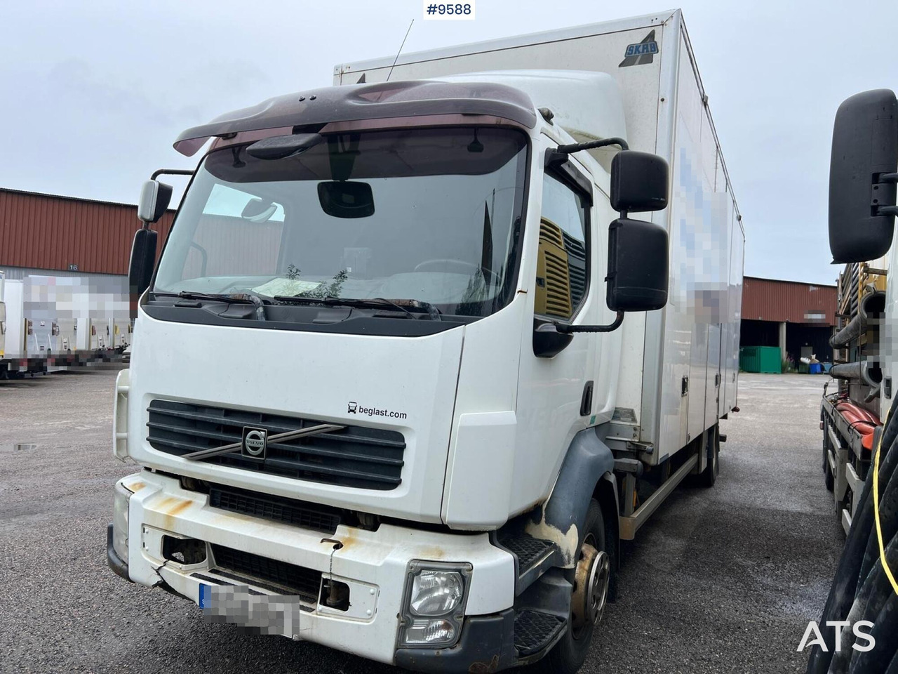 Volvo FL 280 4x2 Box Truck with loading ramps - شاحنة مقفلة: صورة 2 Volvo FL 280 4x2 Box Truck with loading ramps - شاحنة مقفلة: صورة 2