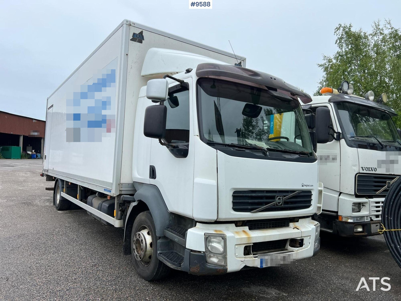 Volvo FL 280 4x2 Box Truck with loading ramps - شاحنة مقفلة: صورة 1 Volvo FL 280 4x2 Box Truck with loading ramps - شاحنة مقفلة: صورة 1