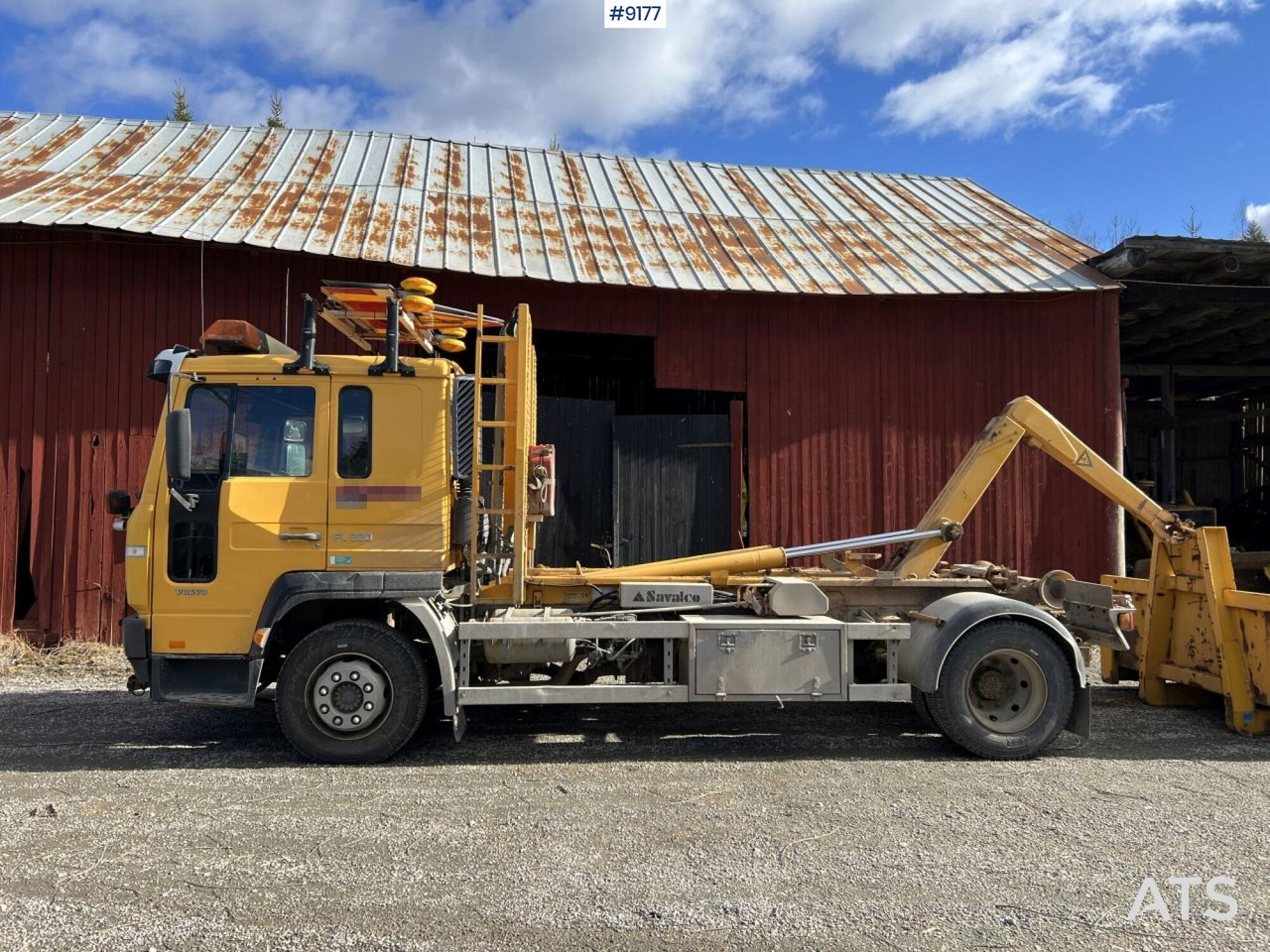 شاحنة ذات خطاف Volvo FL614 4X2 Swap Body Truck with Flatbed: صورة 10