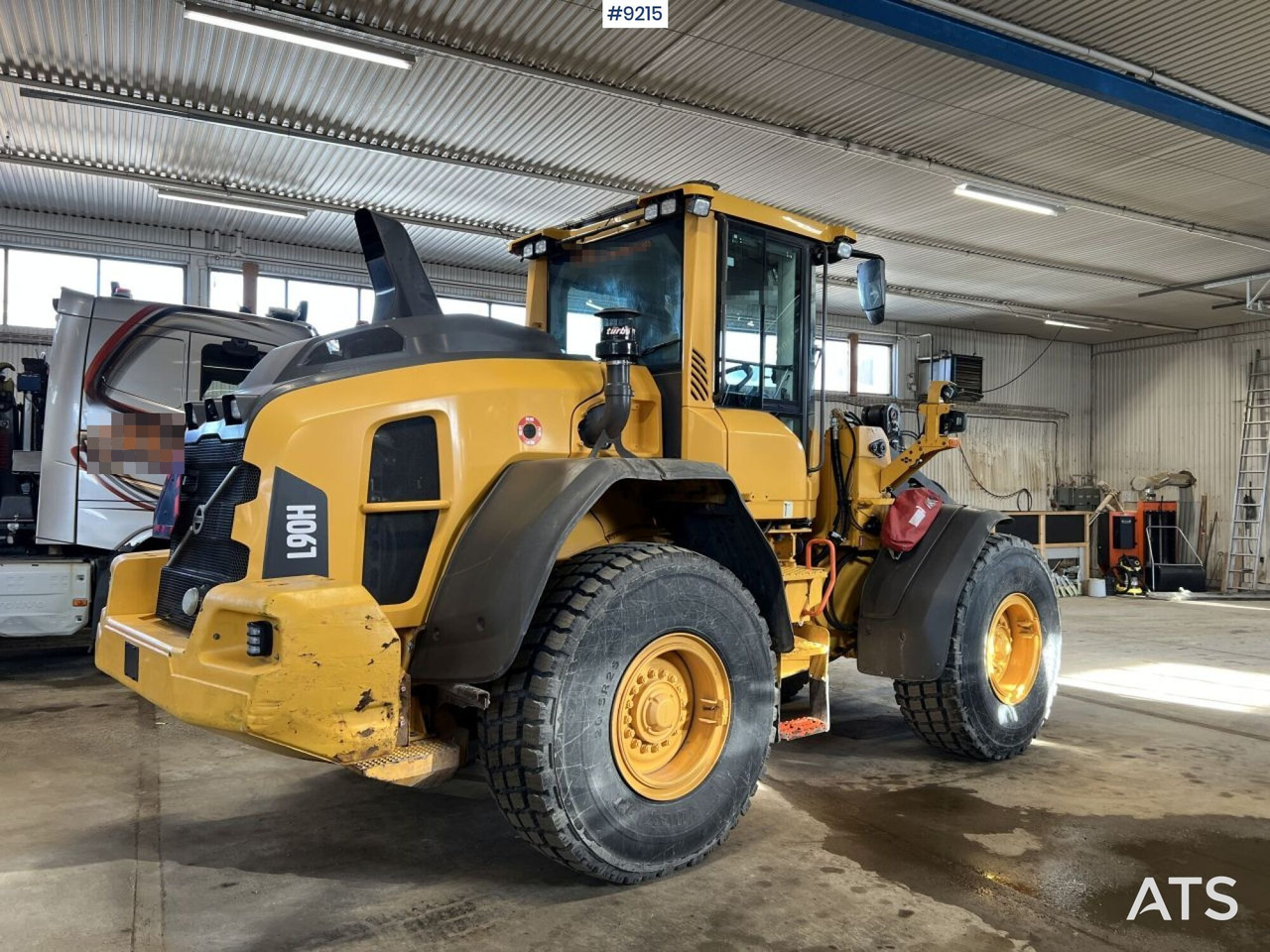 Volvo L 90 H Wheel loader (VIDEO) - اللودر بعجل: صورة 4 Volvo L 90 H Wheel loader (VIDEO) - اللودر بعجل: صورة 4