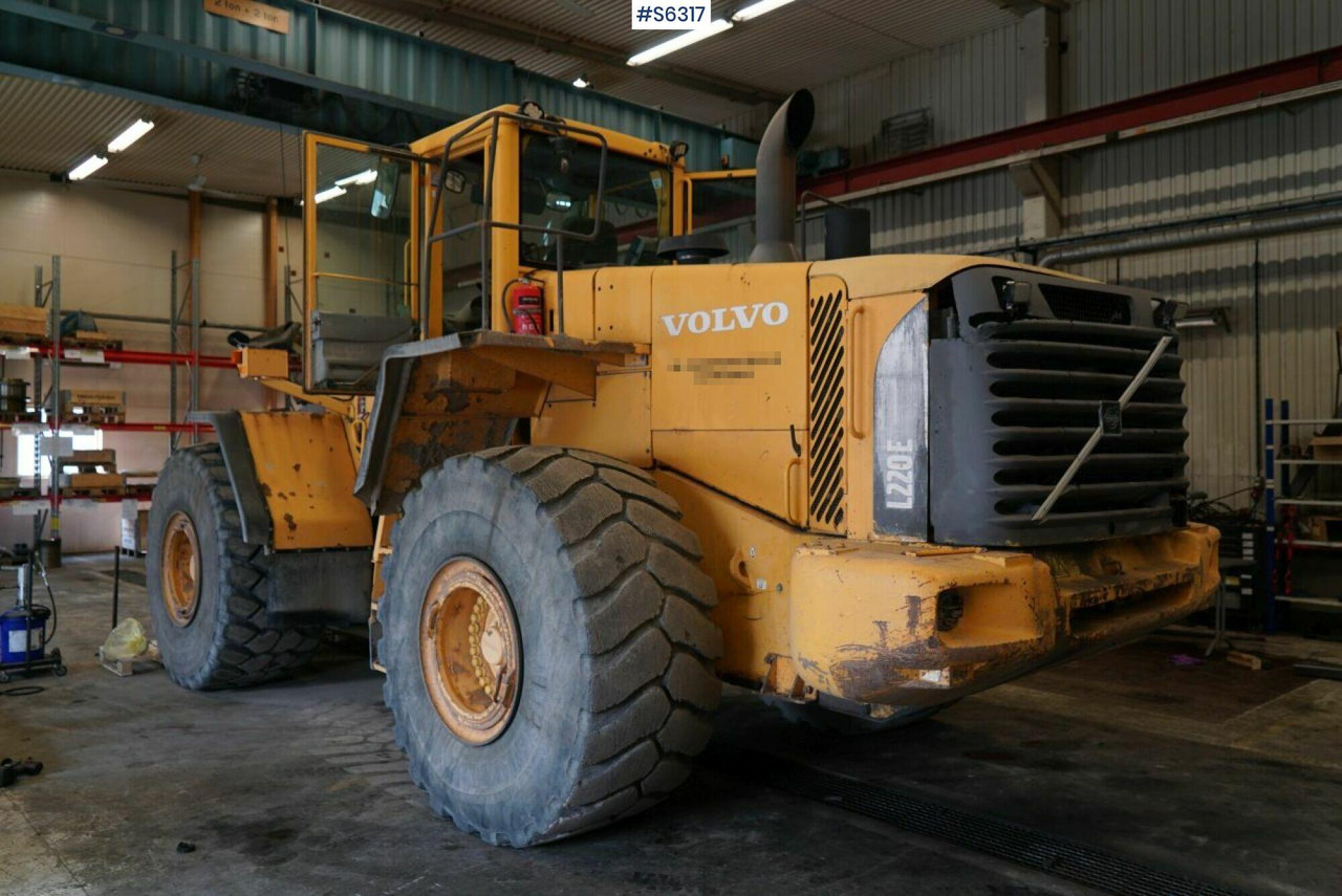 WHEEL LOADER VOLVO L220 E - اللودر بعجل: صورة 2 WHEEL LOADER VOLVO L220 E - اللودر بعجل: صورة 2