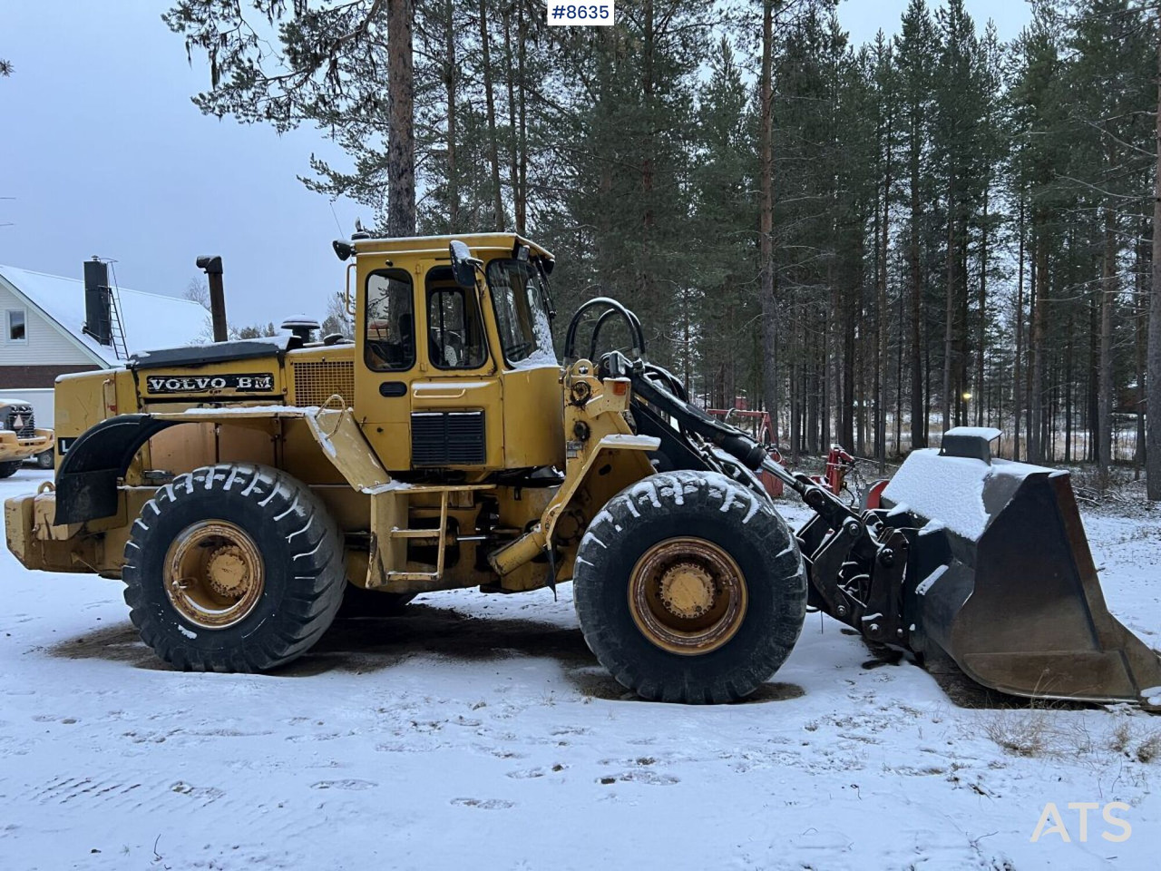 Wheel Loader Volvo BM L120 with bucket - اللودر بعجل: صورة 2 Wheel Loader Volvo BM L120 with bucket - اللودر بعجل: صورة 2