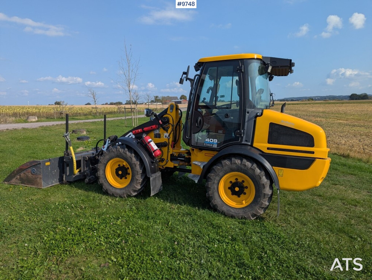 Wheel loader JCB 409 Stage V Nordic Edition 40km/h with attachments - اللودر بعجل: صورة 4 Wheel loader JCB 409 Stage V Nordic Edition 40km/h with attachments - اللودر بعجل: صورة 4