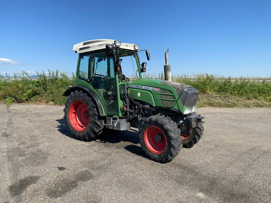 Fendt 209F Vario TMS 1er Main endommagé - جرار: صورة 3 Fendt 209F Vario TMS 1er Main endommagé - جرار: صورة 3