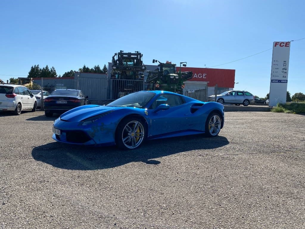 Ferrari 488 SPIDER -Carte Grise Française endommagé - سيارة: صورة 2 Ferrari 488 SPIDER -Carte Grise Française endommagé - سيارة: صورة 2