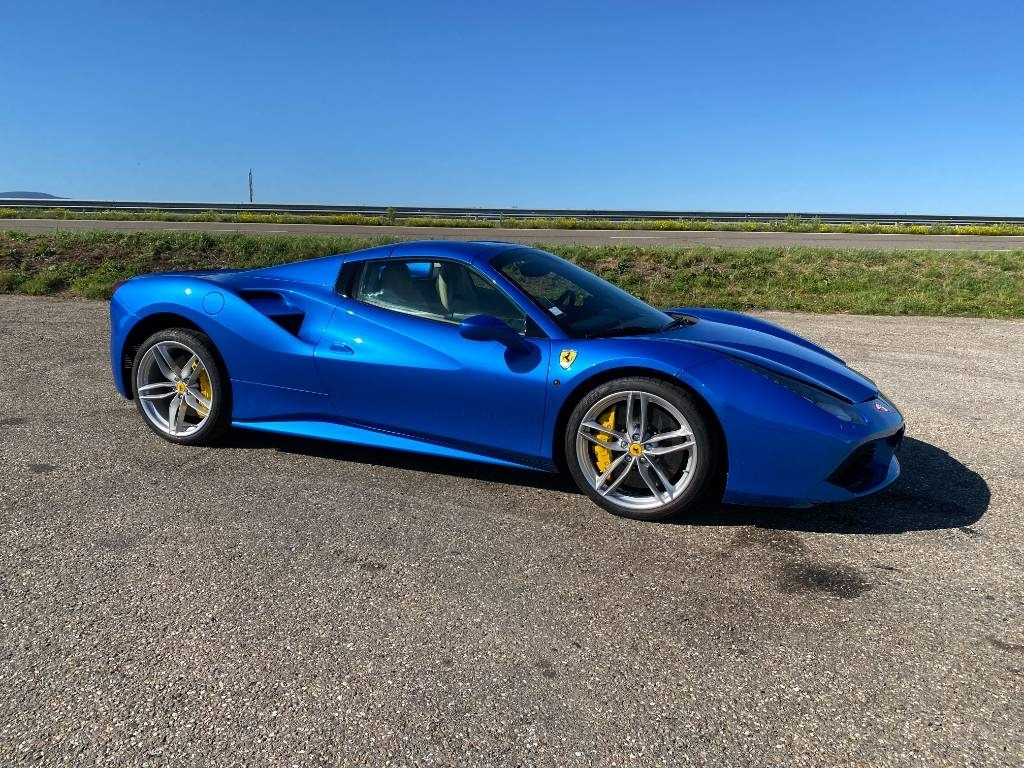 Ferrari 488 SPIDER -Carte Grise Française endommagé - كابريوليه: صورة 4 Ferrari 488 SPIDER -Carte Grise Française endommagé - كابريوليه: صورة 4