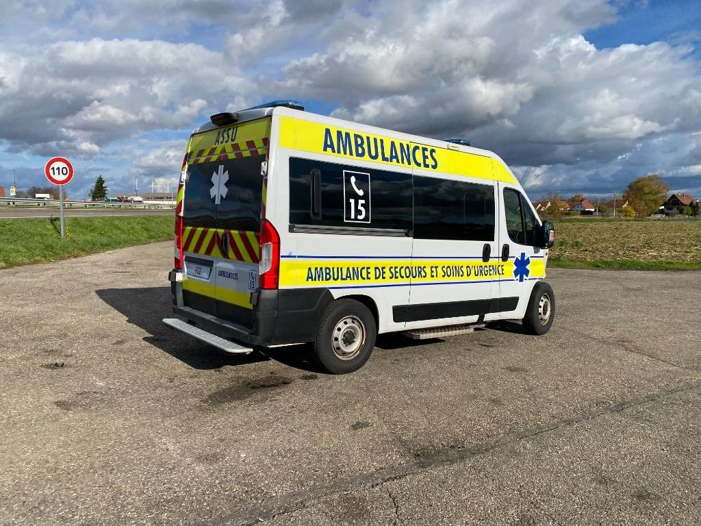 Fiat LES DAUPHINS/DUCATO TORINO 2.3M-Jet 160 endommagée - شاحنة مغلقة الصندوق: صورة 4 Fiat LES DAUPHINS/DUCATO TORINO 2.3M-Jet 160 endommagée - شاحنة مغلقة الصندوق: صورة 4