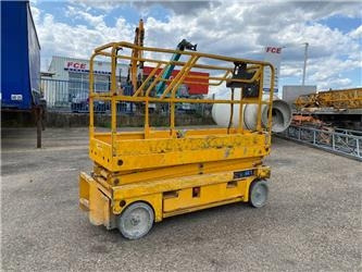 Haulotte Compact 8 - رافعة هيدروليكية مقصية: صورة 1 Haulotte Compact 8 - رافعة هيدروليكية مقصية: صورة 1