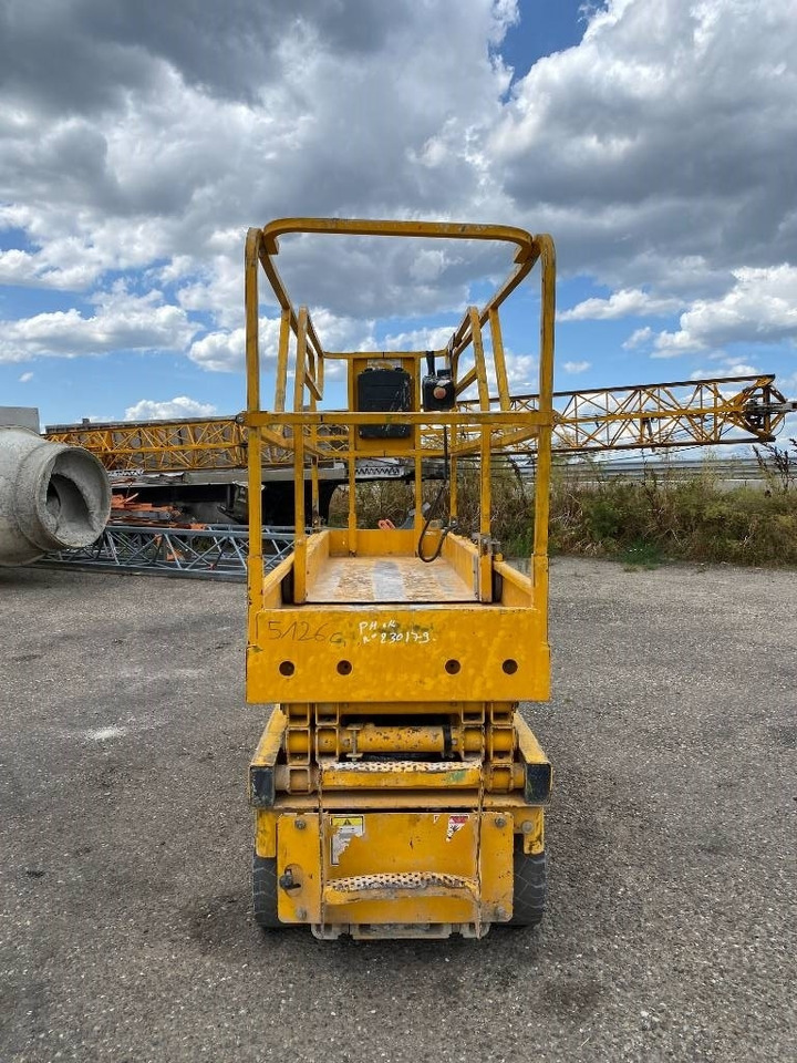 Haulotte Compact 8 - رافعة هيدروليكية مقصية: صورة 2 Haulotte Compact 8 - رافعة هيدروليكية مقصية: صورة 2