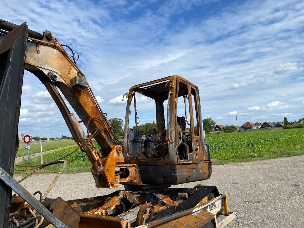Takeuchi TB 250 + Brise roche et Godets endommagée - حفارة مُصَّغرة: صورة 5 Takeuchi TB 250 + Brise roche et Godets endommagée - حفارة مُصَّغرة: صورة 5