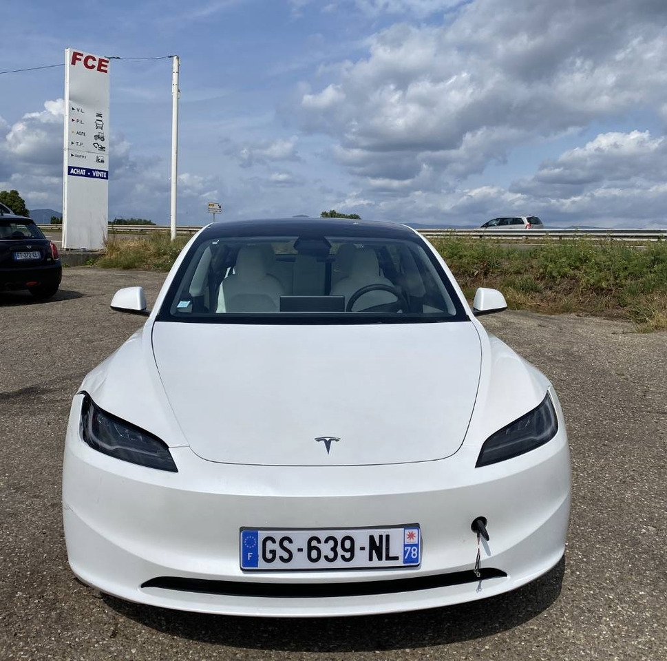 Tesla MODEL 3 5YJ3 Carte Grise Française endommagée - سيارة: صورة 2 Tesla MODEL 3 5YJ3 Carte Grise Française endommagée - سيارة: صورة 2