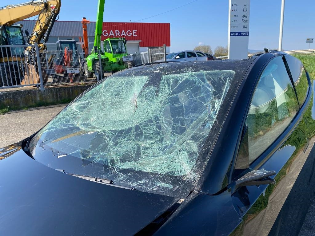 سيارة Tesla Model Y RWD/Origine Française endommagée: صورة 12