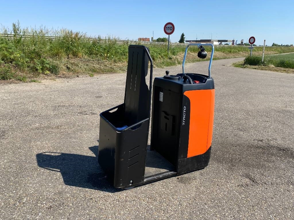 Toyota BT/MOVIT TSE 150-708 1er MAIN endommagé - جرار السحب الكهربائي: صورة 4 Toyota BT/MOVIT TSE 150-708 1er MAIN endommagé - جرار السحب الكهربائي: صورة 4