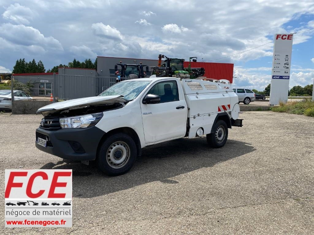 Toyota HILUX 2.4 D4D /MINIMAX COMBINE LONGWAY endommagé - شاحنة الشفط: صورة 1 Toyota HILUX 2.4 D4D /MINIMAX COMBINE LONGWAY endommagé - شاحنة الشفط: صورة 1