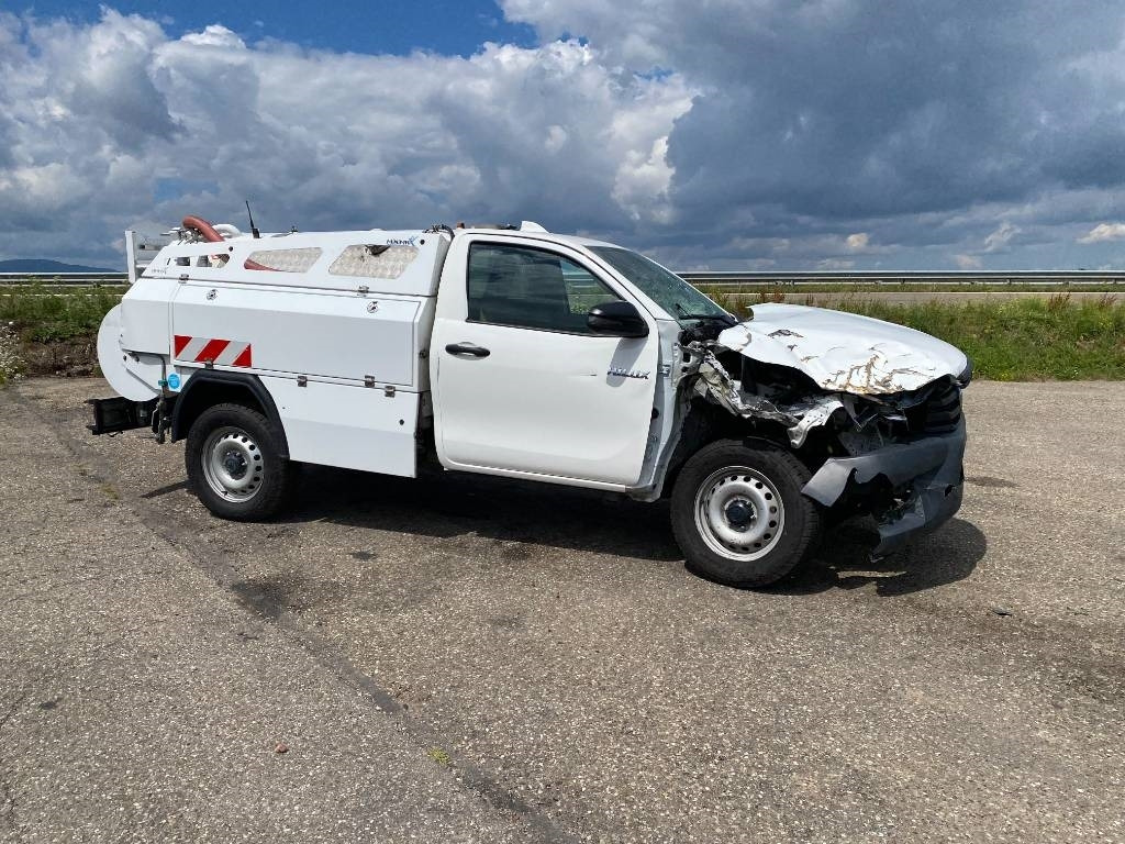 Toyota HILUX 2.4 D4D /MINIMAX COMBINE LONGWAY endommagé - شاحنة الشفط: صورة 3 Toyota HILUX 2.4 D4D /MINIMAX COMBINE LONGWAY endommagé - شاحنة الشفط: صورة 3