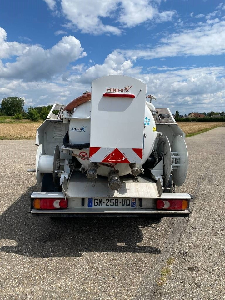 Toyota HILUX 2.4 D4D /MINIMAX COMBINE LONGWAY endommagé - شاحنة الشفط: صورة 5 Toyota HILUX 2.4 D4D /MINIMAX COMBINE LONGWAY endommagé - شاحنة الشفط: صورة 5