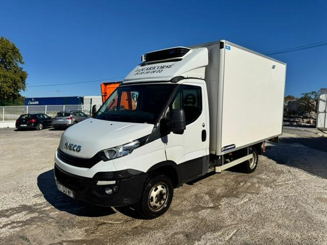 Iveco 35C16 CAISSE FRIGO LAMBERET ET CARRIER ET HAYON - شاحنة مُبرّدة للتوصيل: صورة 1 Iveco 35C16 CAISSE FRIGO LAMBERET ET CARRIER ET HAYON - شاحنة مُبرّدة للتوصيل: صورة 1