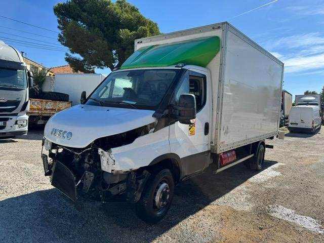 Iveco 70C180 CAISSE HAYON - شاحنة مغلقة الصندوق: صورة 1 Iveco 70C180 CAISSE HAYON - شاحنة مغلقة الصندوق: صورة 1