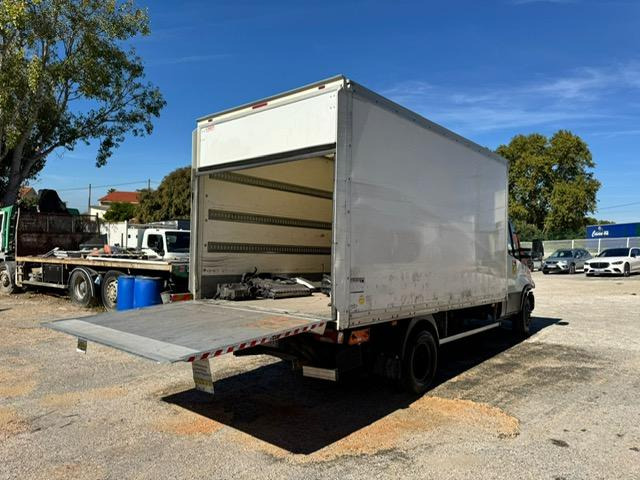 Iveco 70C180 CAISSE HAYON - شاحنة مغلقة الصندوق: صورة 5 Iveco 70C180 CAISSE HAYON - شاحنة مغلقة الصندوق: صورة 5