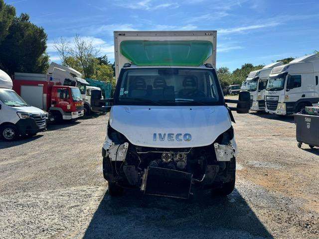 Iveco 70C180 CAISSE HAYON - شاحنة مغلقة الصندوق: صورة 2 Iveco 70C180 CAISSE HAYON - شاحنة مغلقة الصندوق: صورة 2