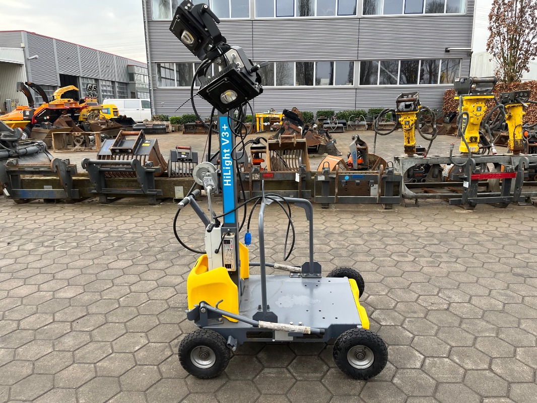 Atlas Copco V3 - مجموعة المولدات: صورة 3 Atlas Copco V3 - مجموعة المولدات: صورة 3