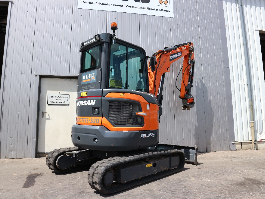 Doosan DX35Z-7 - حفارة مُصَّغرة: صورة 3 Doosan DX35Z-7 - حفارة مُصَّغرة: صورة 3