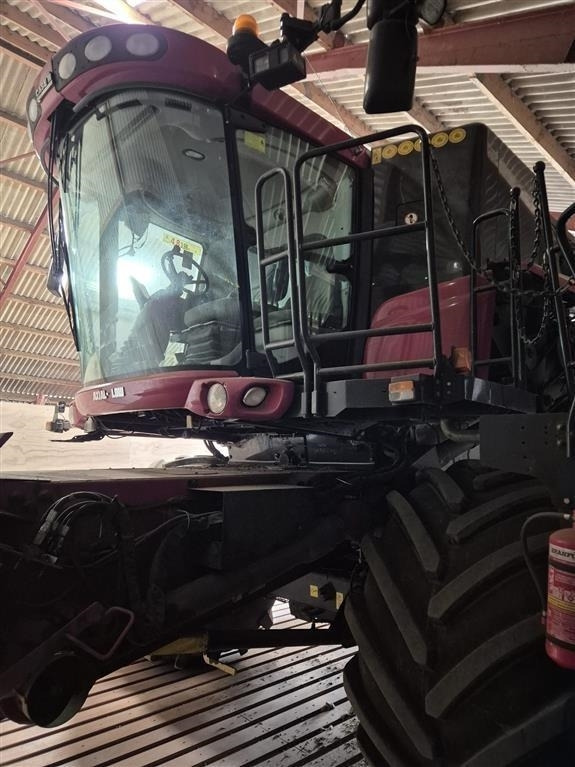 Case IH Axial-Flow 8010 MacDon skærebord - حصادة موحَّدة: صورة 3 Case IH Axial-Flow 8010 MacDon skærebord - حصادة موحَّدة: صورة 3