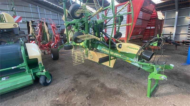 Krone SWADRO TC880 rive Plus - آلة تيبيس العشب/ آلة جمع العشب: صورة 1 Krone SWADRO TC880 rive Plus - آلة تيبيس العشب/ آلة جمع العشب: صورة 1