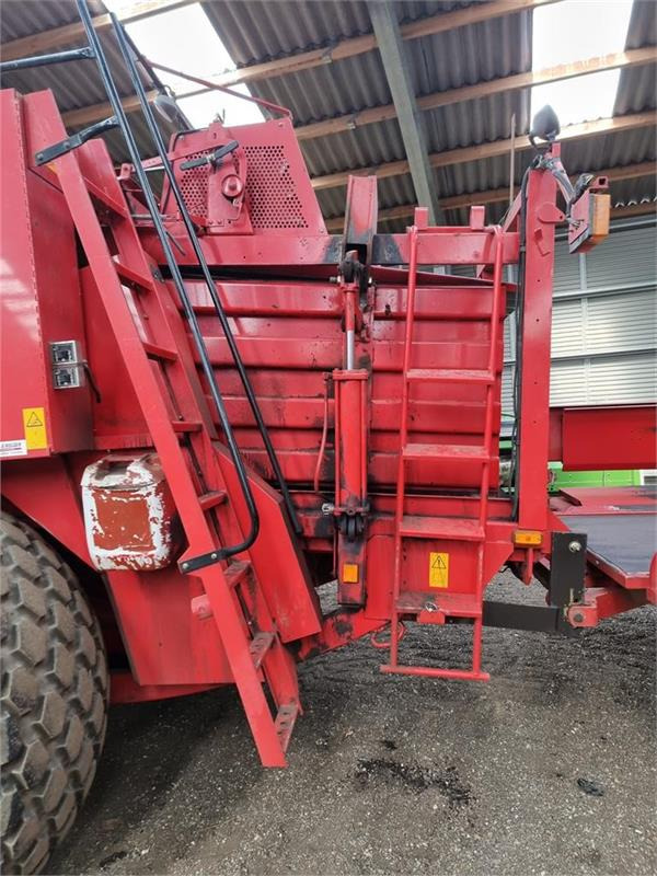 Massey Ferguson >190 bigpallepresser Parkland Ballevogn - مكبس البالات المستطيله: صورة 4 Massey Ferguson >190 bigpallepresser Parkland Ballevogn - مكبس البالات المستطيله: صورة 4