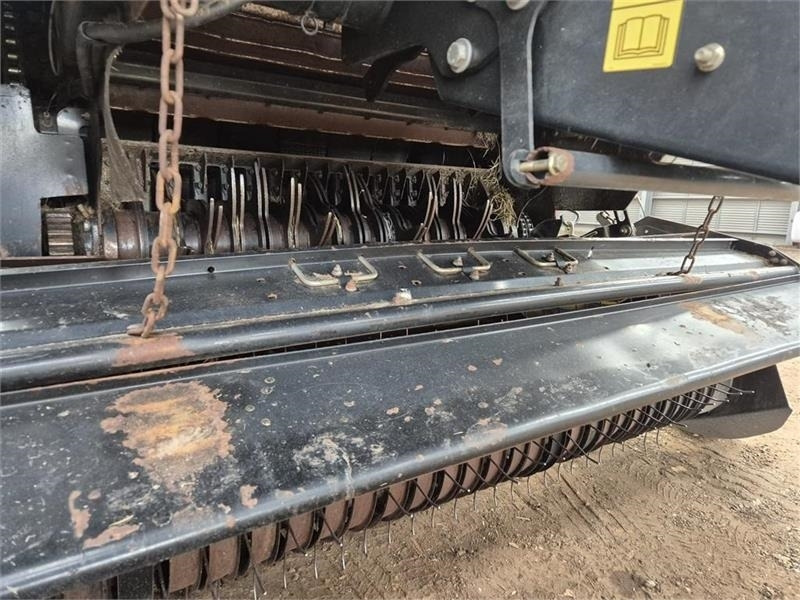 New Holland BR7070 med rotorsnitter Snitter - مكنة: صورة 3 New Holland BR7070 med rotorsnitter Snitter - مكنة: صورة 3