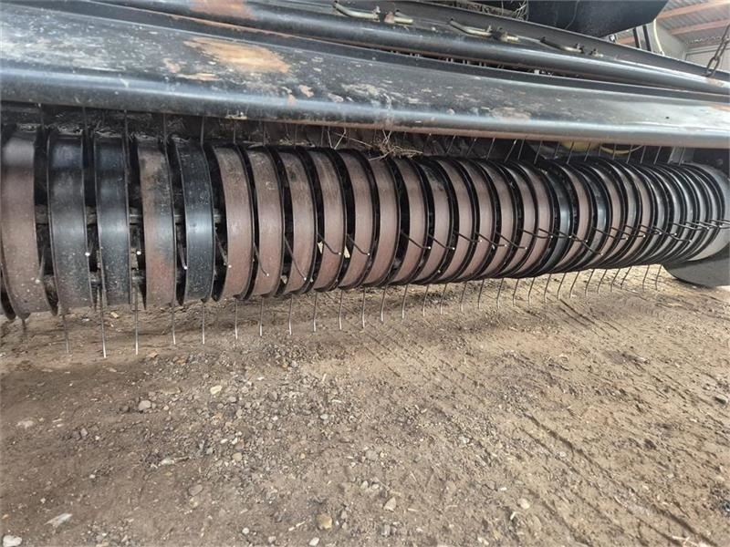 New Holland BR7070 med rotorsnitter Snitter - مكنة: صورة 4 New Holland BR7070 med rotorsnitter Snitter - مكنة: صورة 4