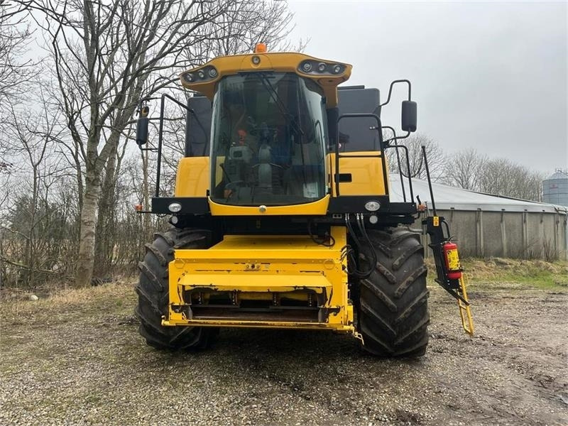 New Holland CX 6090 - حصادة موحَّدة: صورة 3 New Holland CX 6090 - حصادة موحَّدة: صورة 3